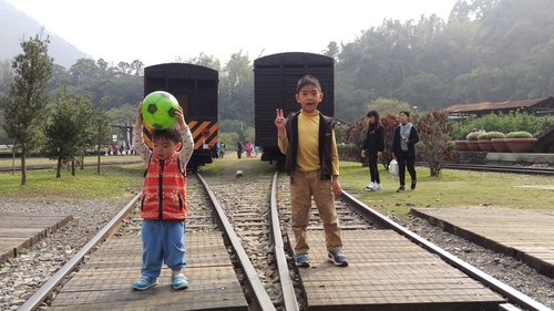 imag4498_25731645492_o.jpg - 環島第二天日月潭車埕